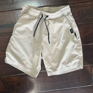 Boys tan size large UNRL shorts.